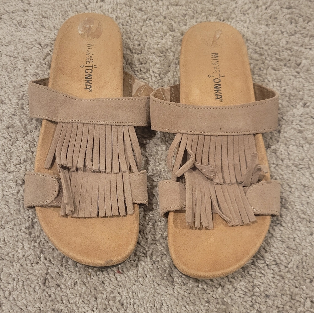 Minnetonka Daisy Slide Sandal Size 8